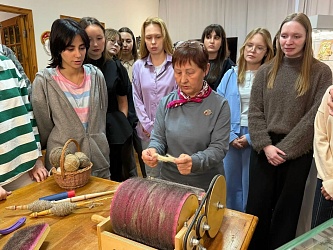 23 октября ГБУК «Национальный музей Республики Марий Эл им. Т.Евсеева» в музее народно-прикладного искусства провел программу «Крутись вертись веретено». 